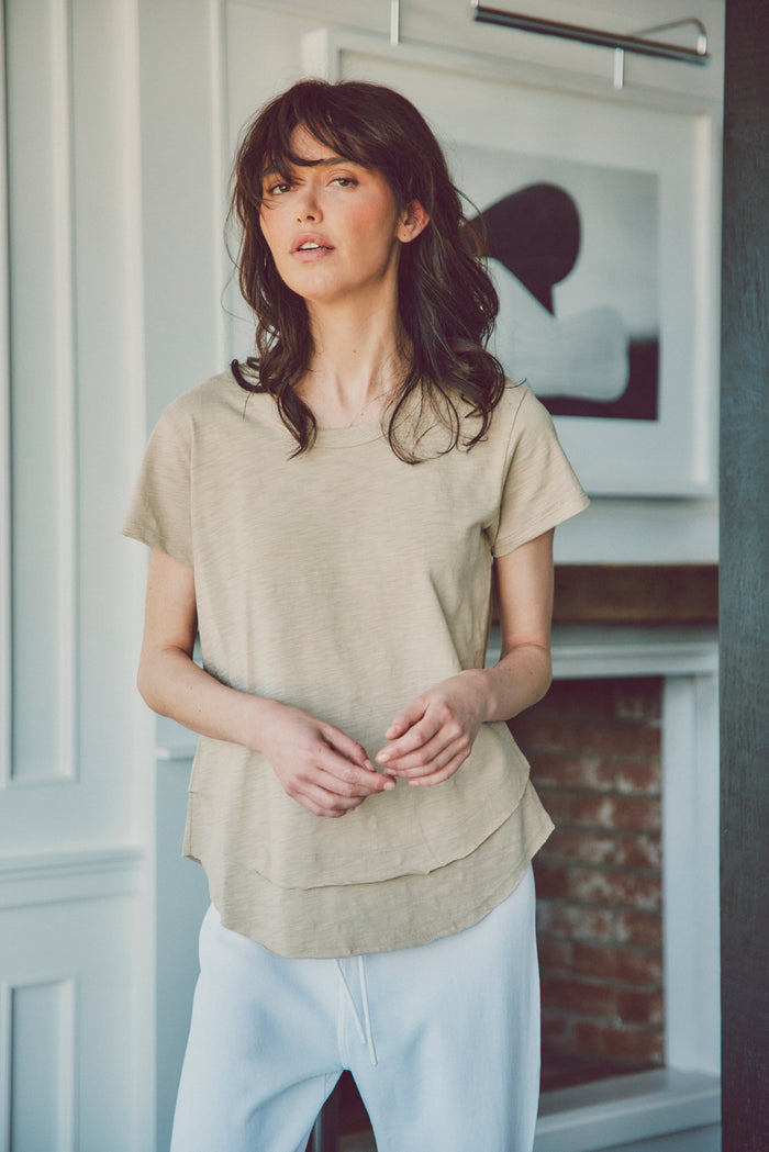 Daisy Ruffle Bottom Tee