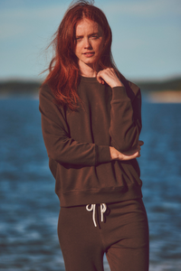 Dune Solid Crewneck