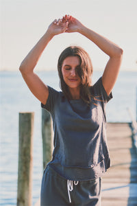 Daisy Ruffle Bottom Tee