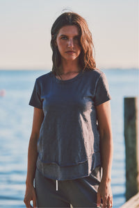 Daisy Ruffle Bottom Tee