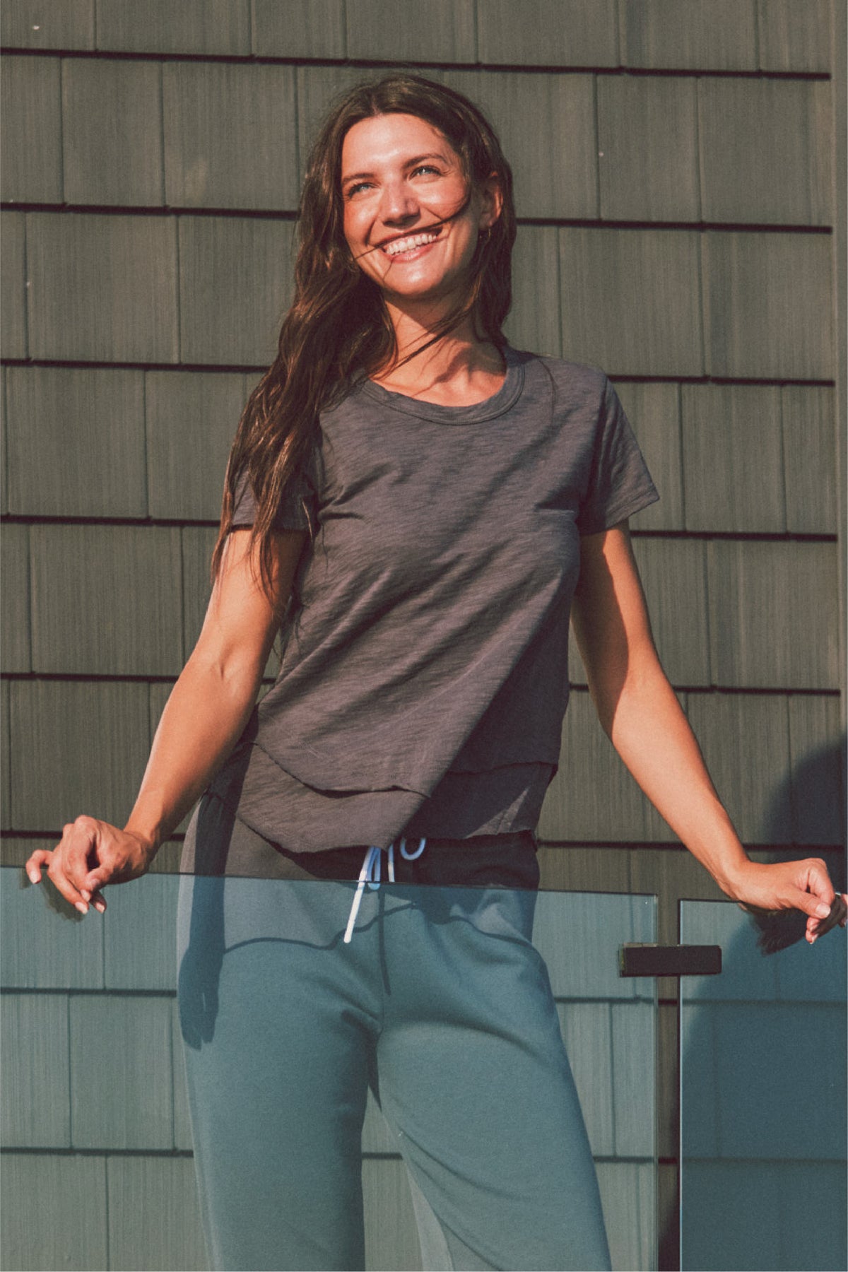 Daisy Ruffle Bottom Tee