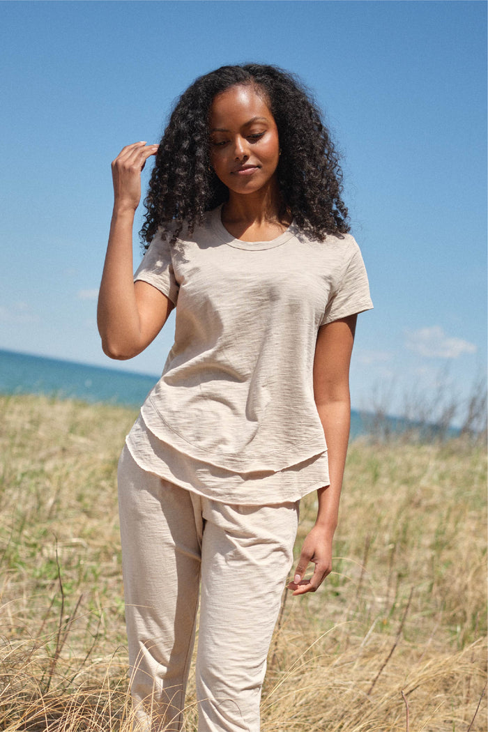 Daisy Ruffle Bottom Tee
