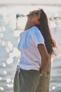 Daisy Ruffle Bottom Tee