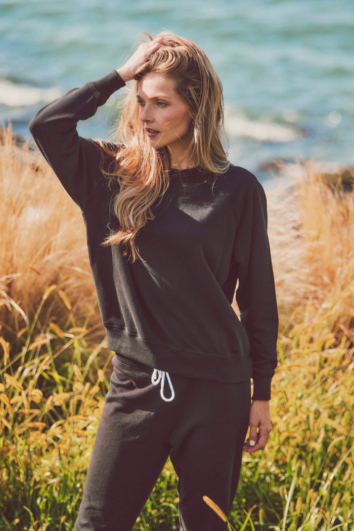 Dune Solid Crewneck