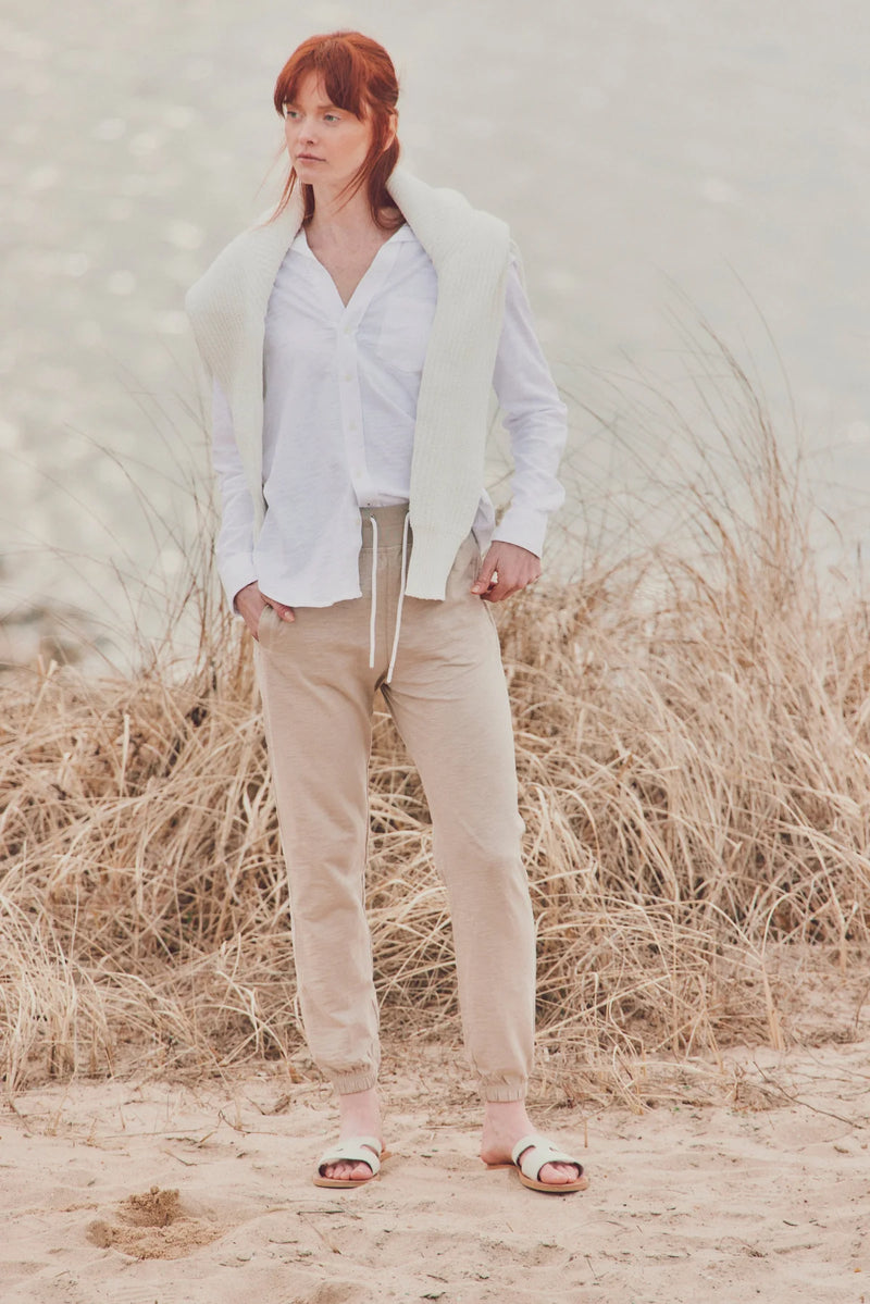 Model wearing the Emmit Button-Down Slub in natural white